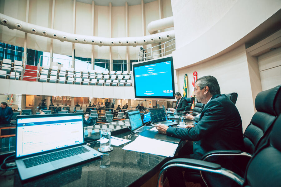 Sessão ordinária da Alesc nesta quarta-feira (9), durante a votação dos projetos de lei