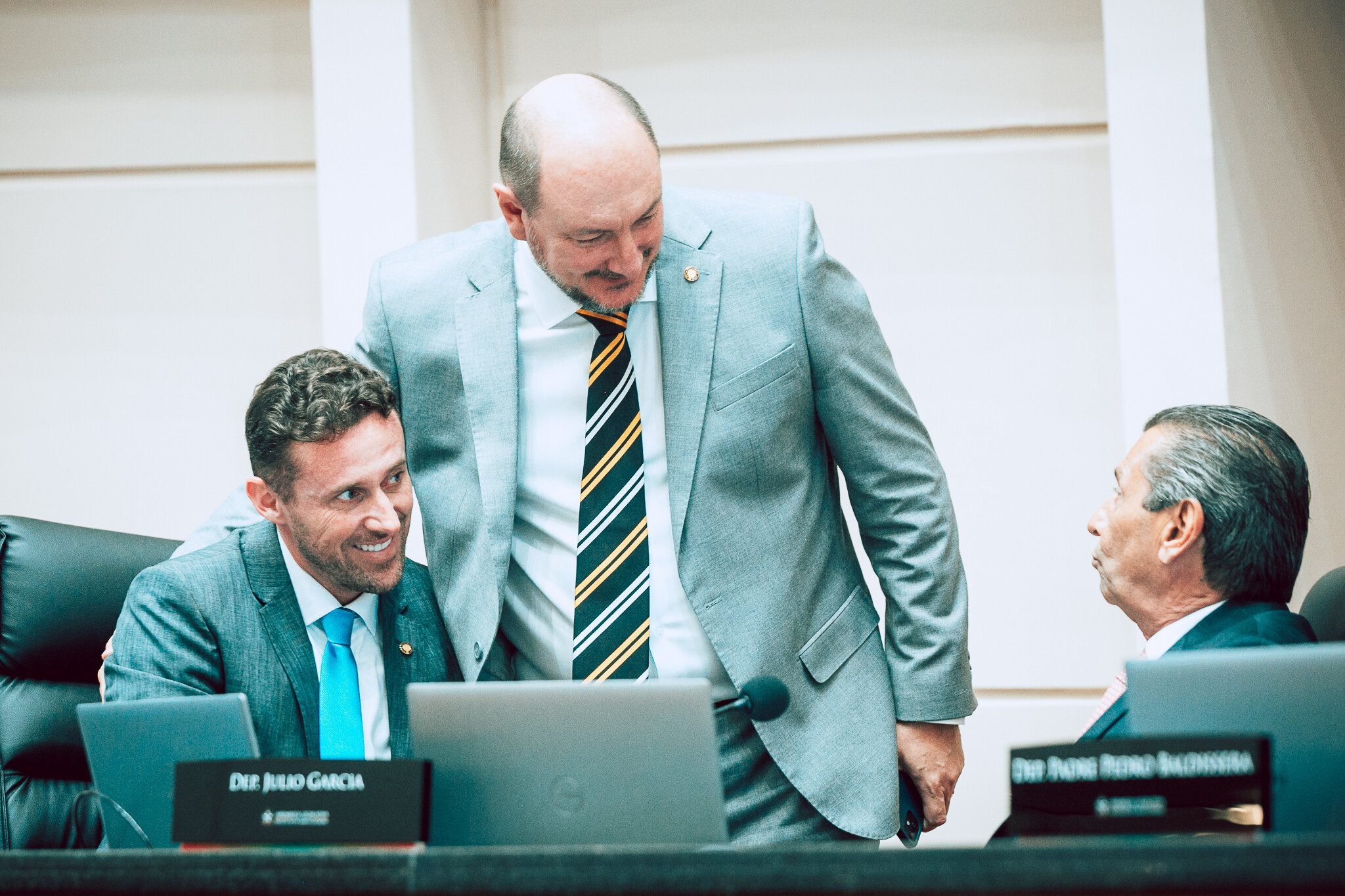 - Deputado Fernando Krelling (MDB)
 - Deputado Mauro de Nadal (MDB)