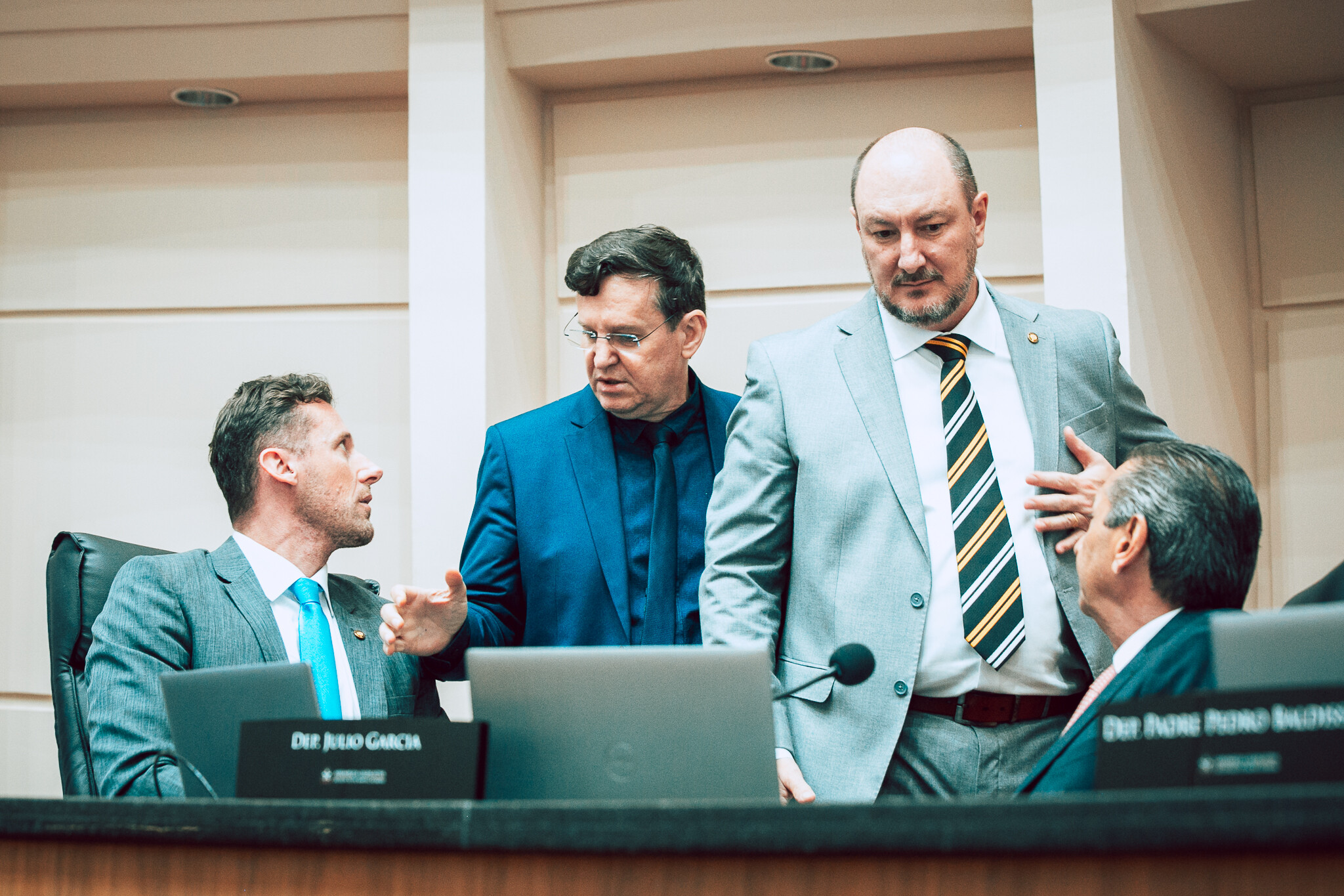 - Deputado Jair Miotto (União)
 - Deputado Mauro de Nadal (MDB)
 - Deputado Fernando Krelling (MDB)
 - Deputado Julio Garcia (PSD)