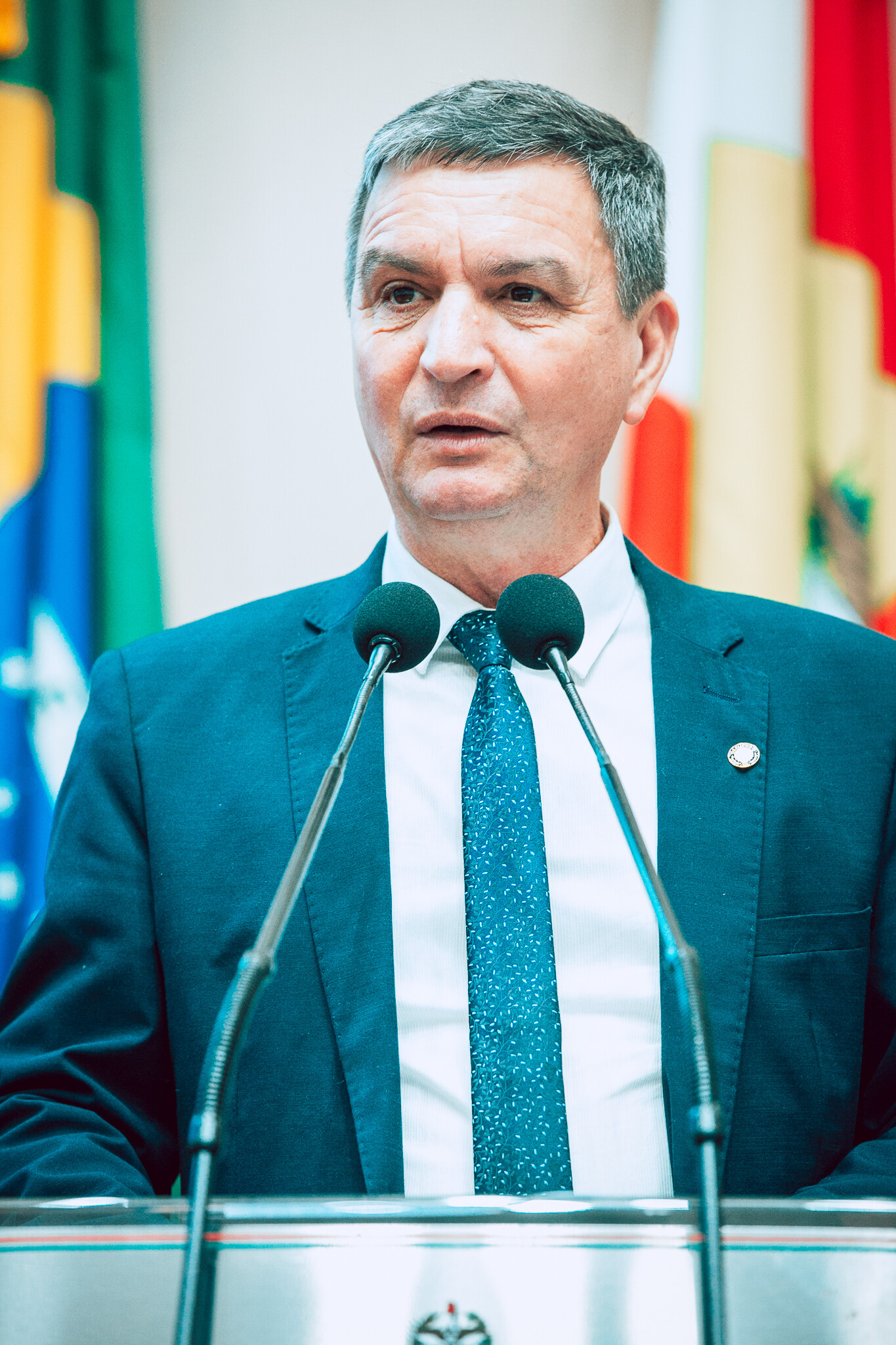 - Deputado Adilson Girard (MDB)