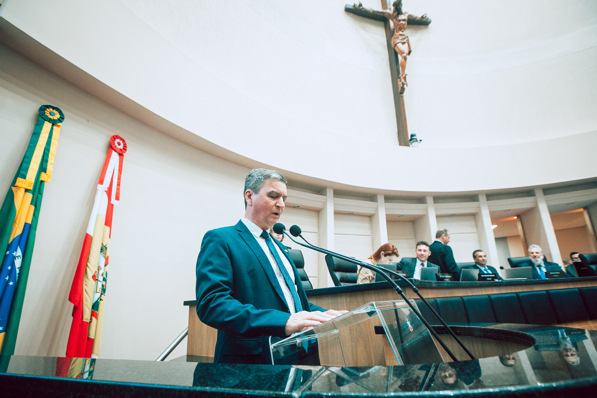 - Deputado Adilson Girard (MDB)