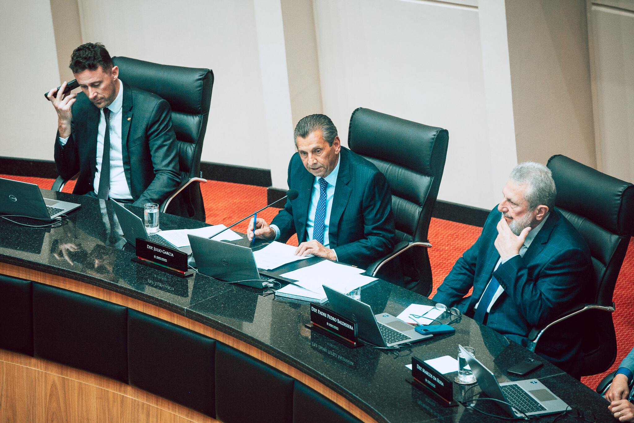 - Deputado Fernando Krelling (MDB)
 - Deputado Júlio Garcia (PSD)
 - Deputado Padre Pedro Baldisera (PT)