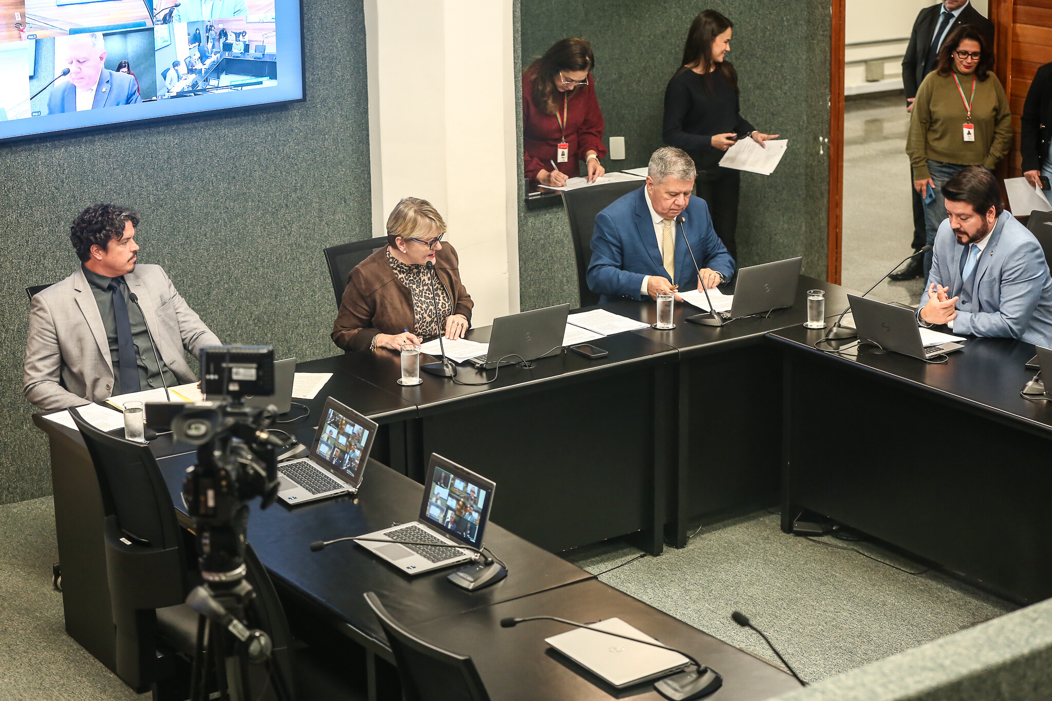 - Deputado Marquito (PSOL)

 - Deputada Luciane Carminatti (PT) 	 - Deputado Mário Motta (PSD)- Deputado Alex Brasil (PL)