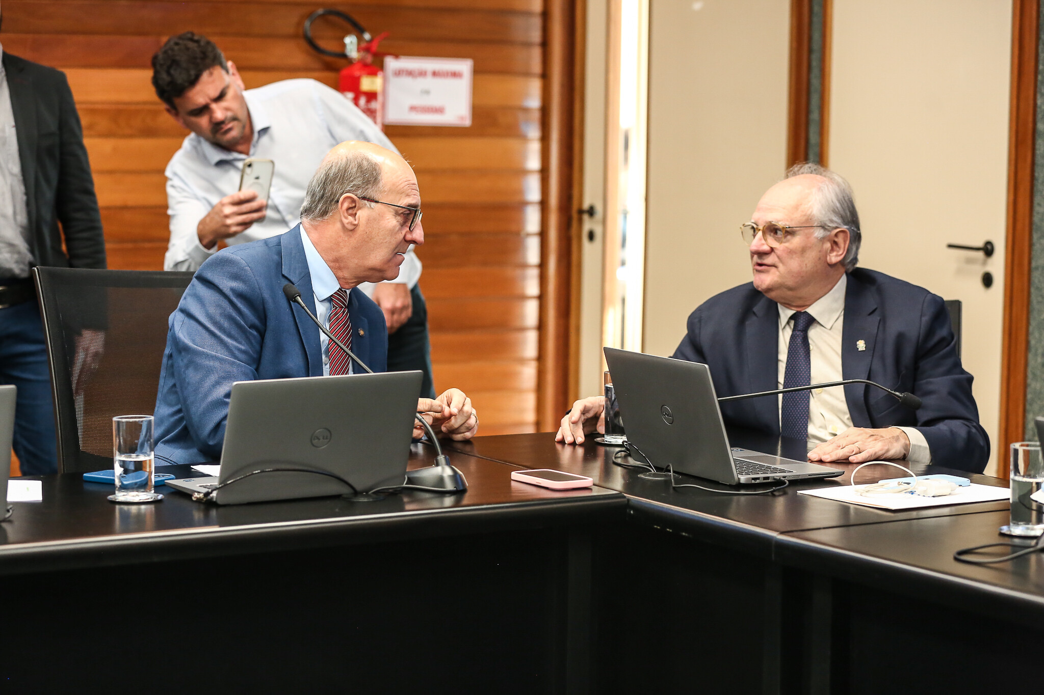 - Deputado José Milton Scheffer (PP)
 - Deputado Dr. Vicente Caropreso (PSDB)