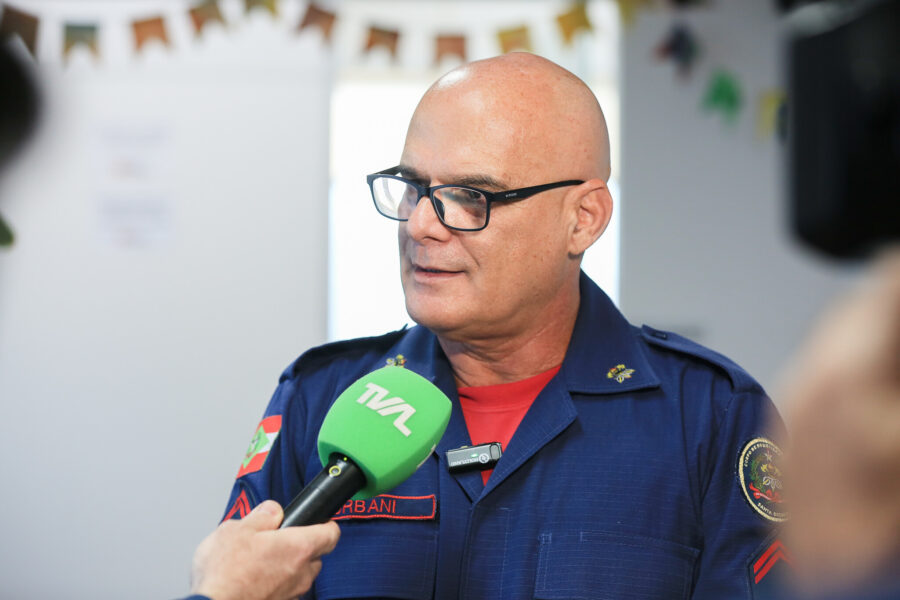 Curbani, bombeiro militar.