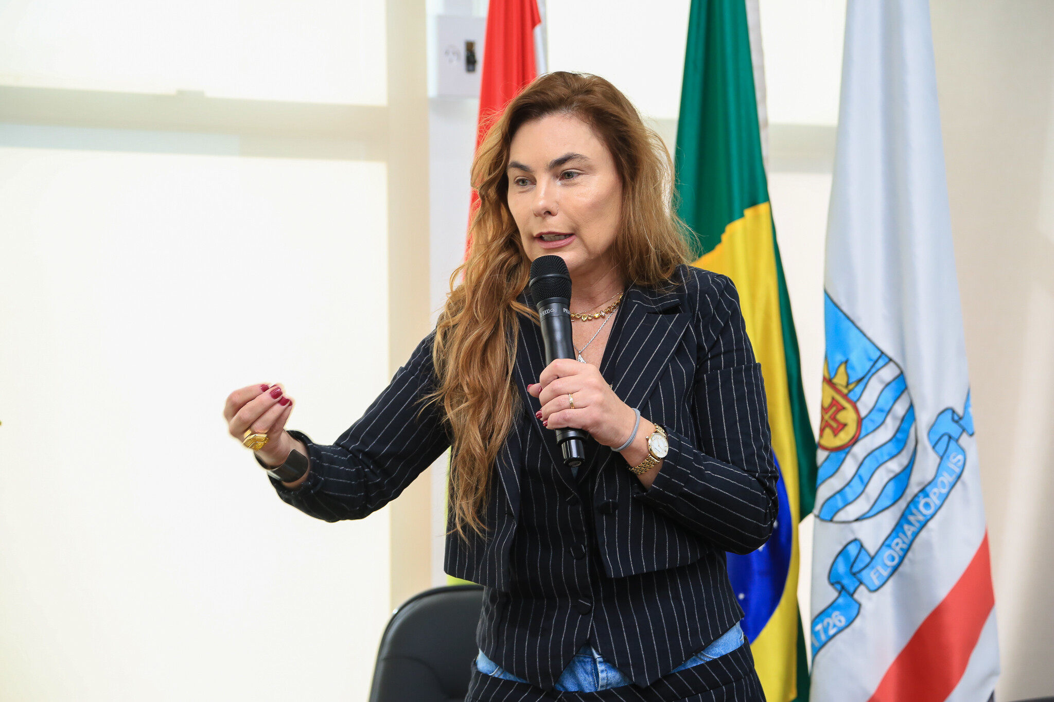 - Deputada Paulinha (Podemos)