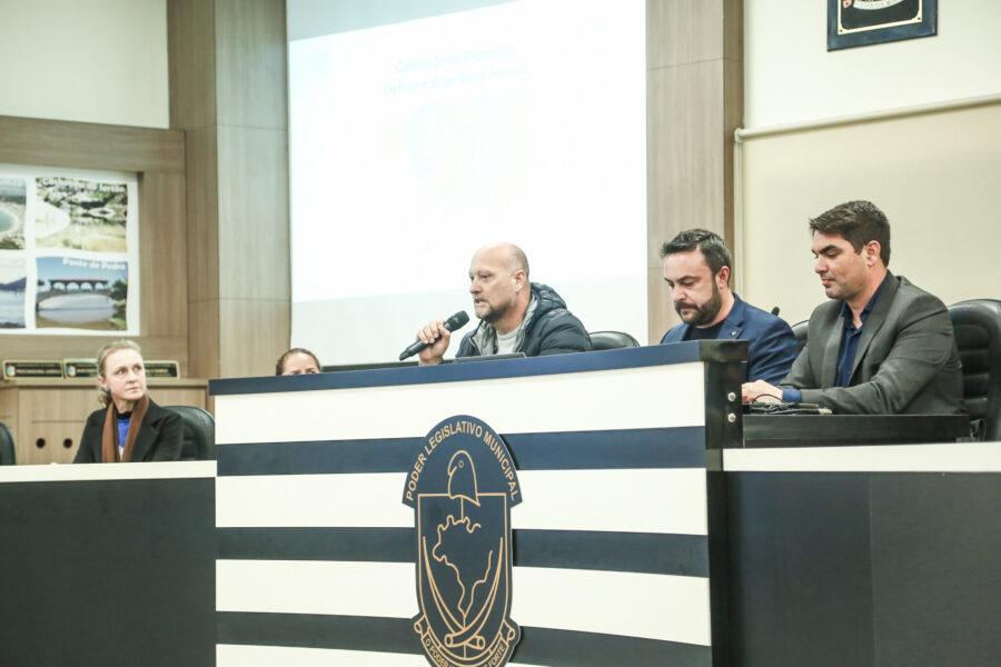 Mesa de debatedores