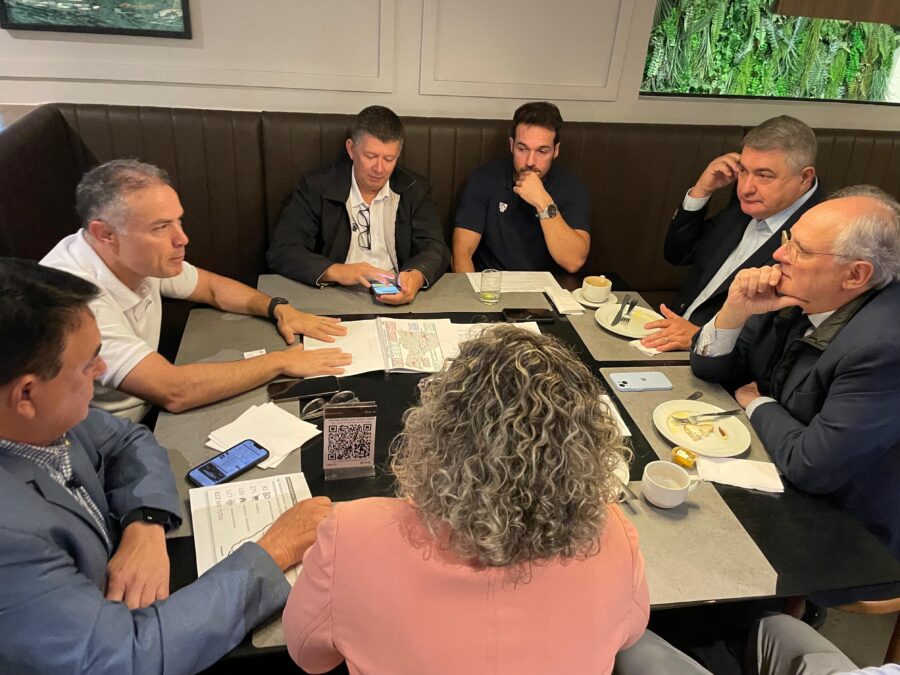 Parlamentares da bancada se reuniram com o ministro Renan Filho na última quarta (30). FOTO: Divulgação