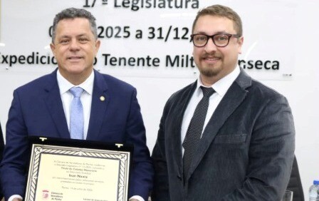 Deputado Ivan Naatz (PL) com o vereador proponente Élio Quintino da Silva Júnior (PRD)- ( Divulgação- Jeferson Carvalho).