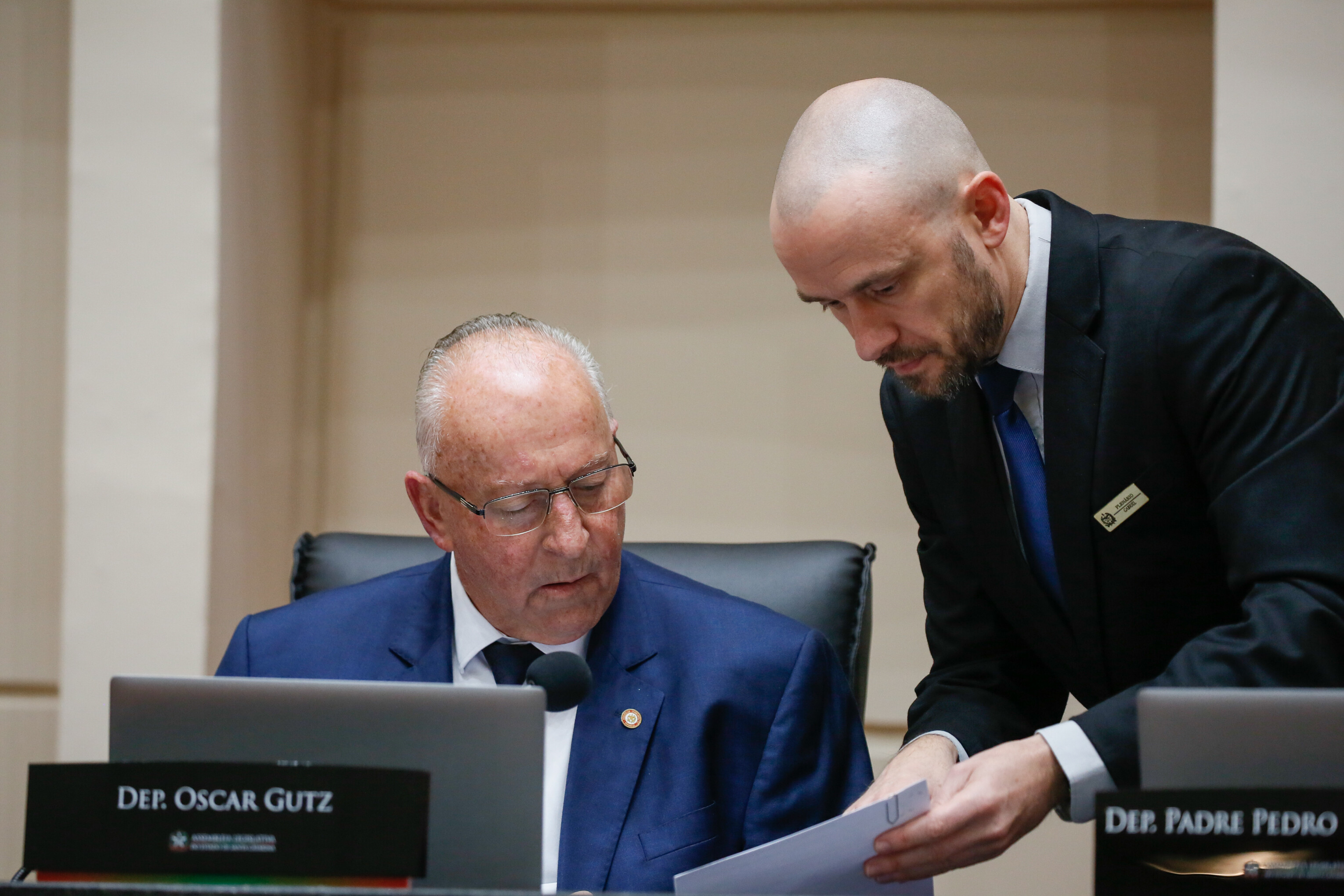 - Deputado Oscar Gutz (PL)