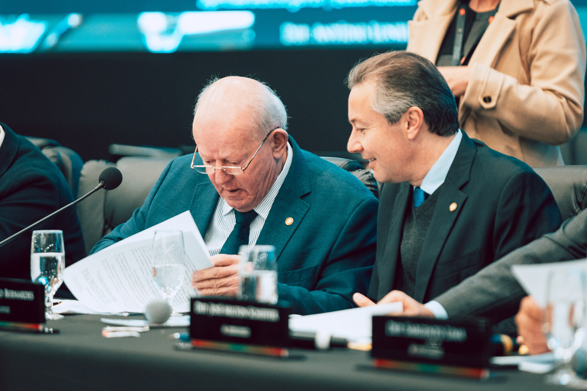 - Deputado Marcos Vieira (PSDB)- Deputado Napoleão Bernardes (PSD)