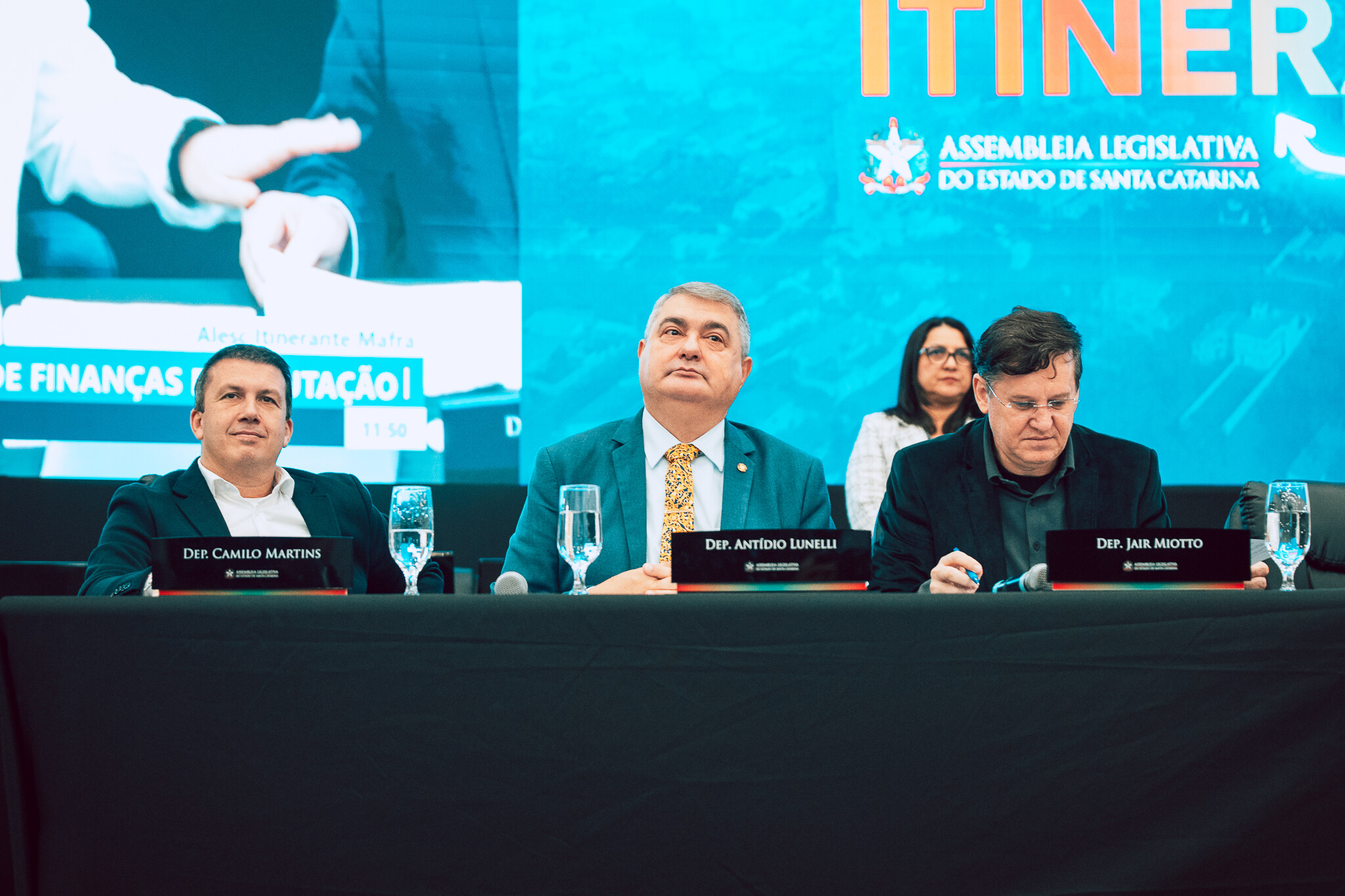 - Deputado Camilo Martins (Podemos) 	 - Deputado Antídio Lunelli (MDB) 	 - Deputado Jair Miotto (União)