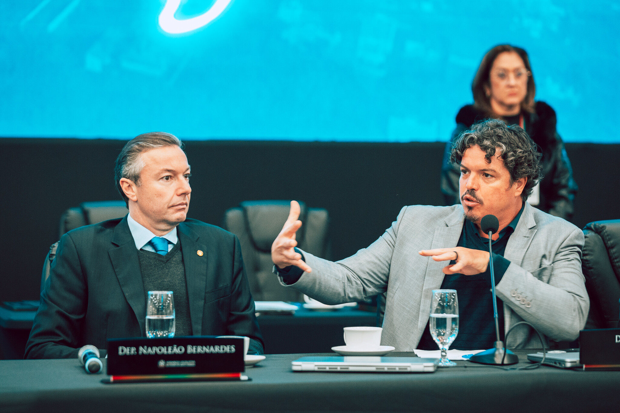 - Deputado Napoleão Bernardes (PSD) 	
- Deputado Marquito (PSOL)