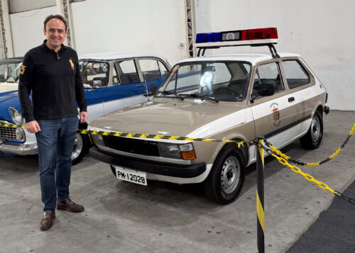 Carreata de carros antigos marca sanção da lei da rota do antigomobilismo