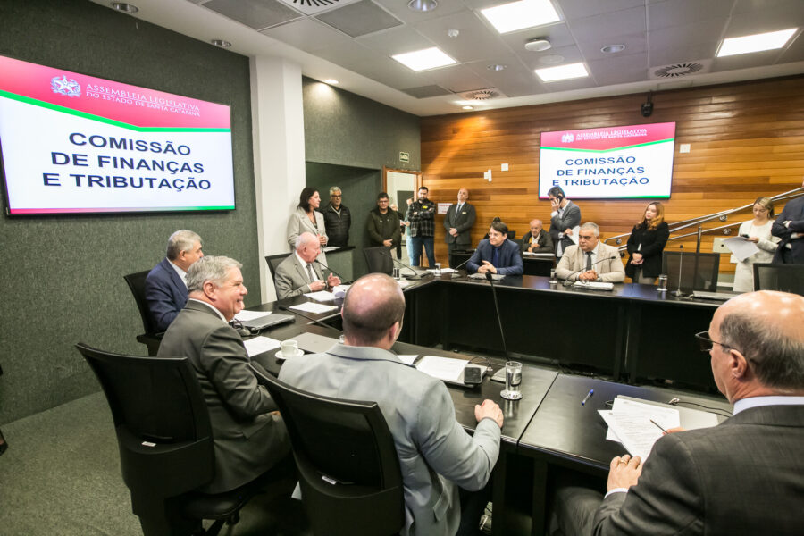 A Comissão de Finanças é presidida pelo deputado Marcos Vieira.
