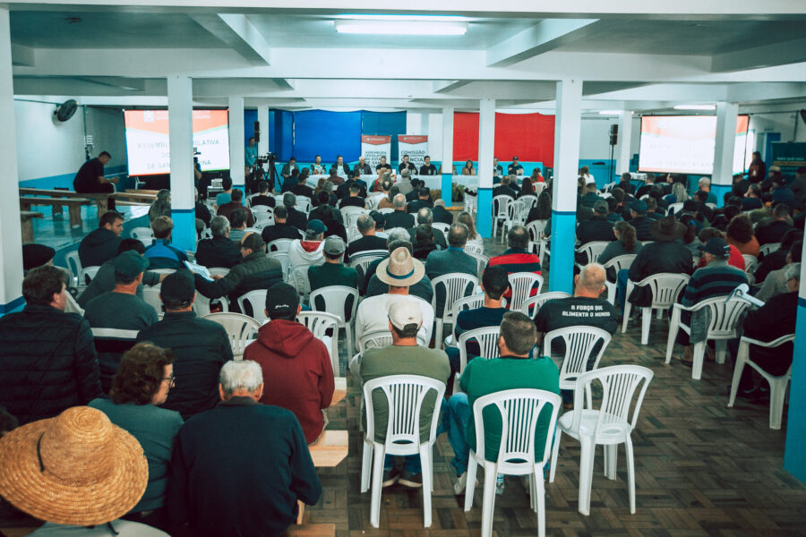 O debate aconteceu no Salão Comunitário de Barracão, em Orleans.