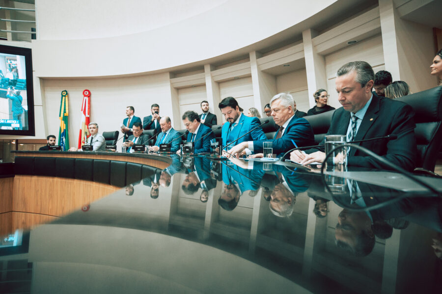 Comissão de Constituição e Justiça.