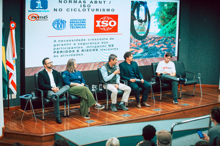O evento aconteceu no plenarinho da Assembleia Legislativa.