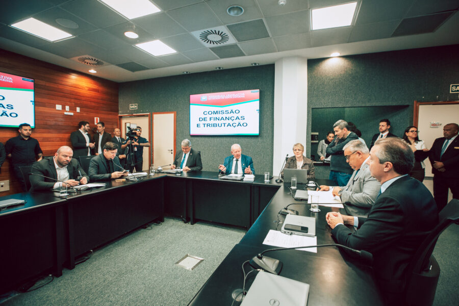 Comissão de Finanças e Tributação é presidida pelo deputado Marcos Vieira (PSDB).