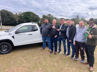 Oscar Gutz entrega veículo zero km para fortalecer a agricultura de Witmarsum