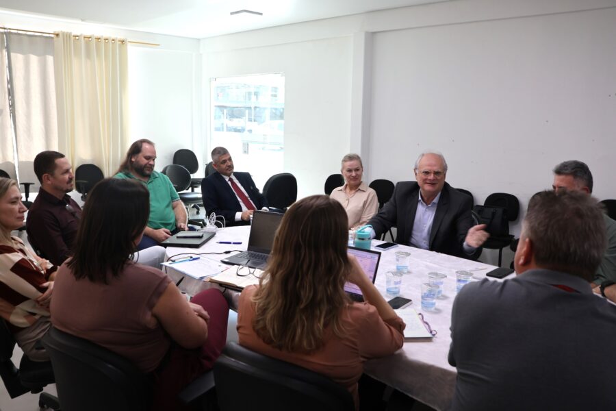 Articulada por Dr. Vicente, reunião encaminha ações para construção de nova escola em Jaraguá do Sul