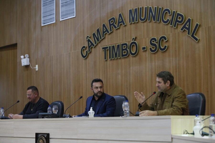 O evento buscou levantar as demandas e sugestões da região do Médio Vale do Itajaí sobre o tema proteção animal.