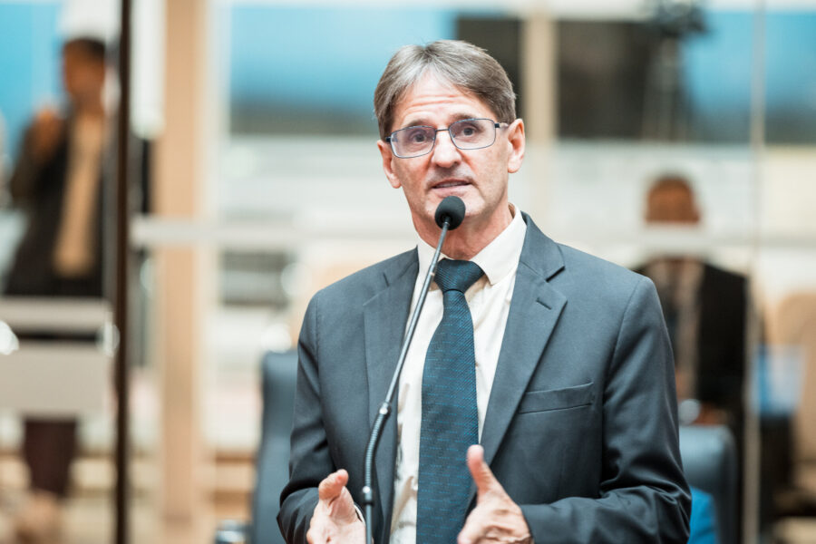 Deputado Neodi Saretta.