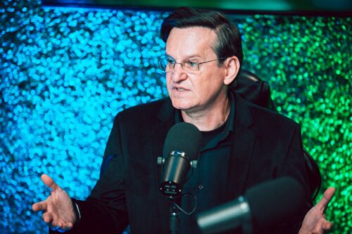 Jair Miotto defende combate à erotização infantil nas escolas