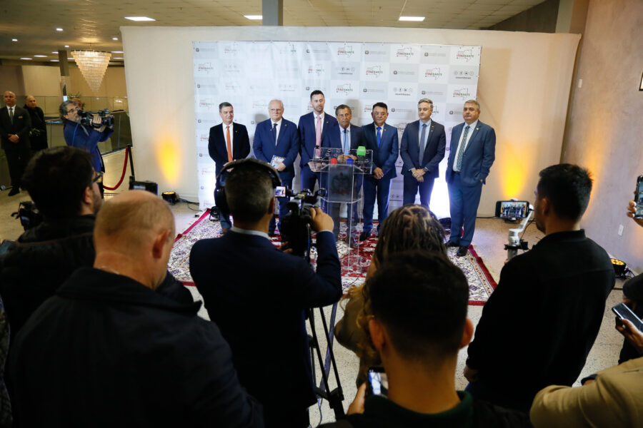 Coletiva de imprensa no Alesc Itinerante de Mafra.