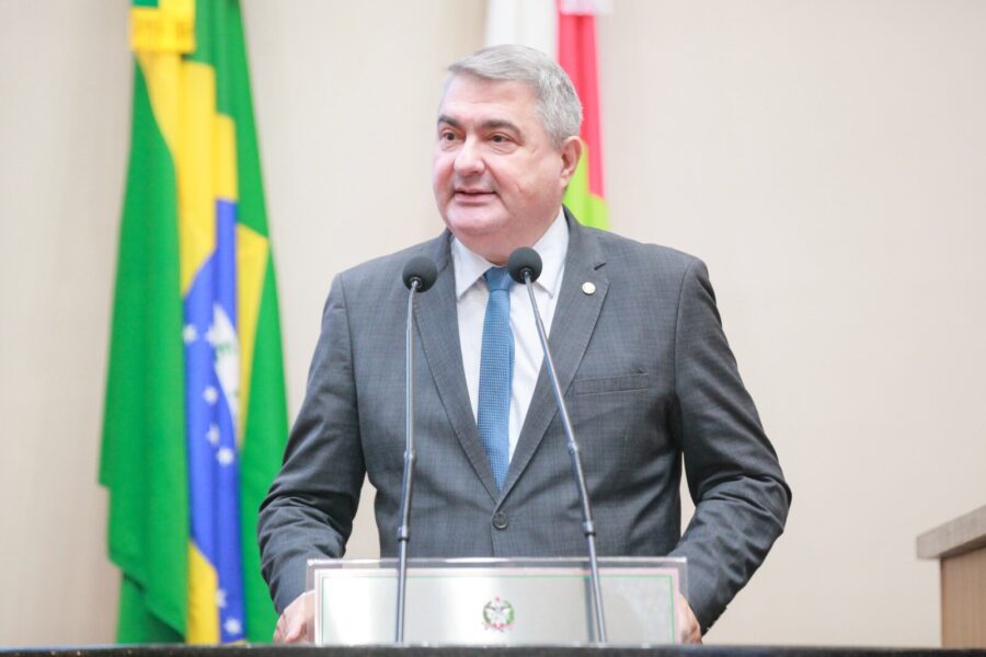 Lunelli cobra instalação de iluminação pública na SC-110