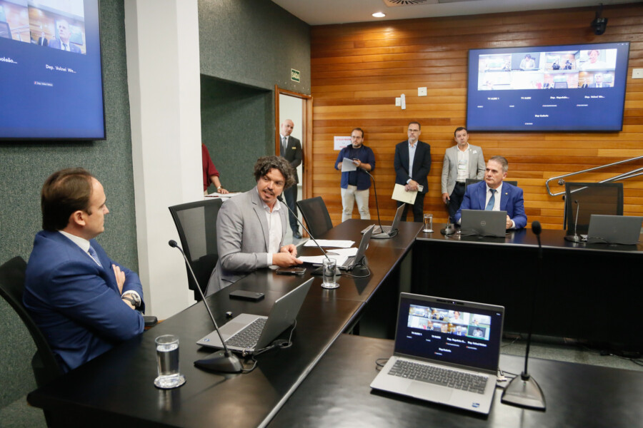 - Deputado Carlos Humberto (PL) - Deputado Marquito (PSOL)
 - Deputado Altair Silva (PP)