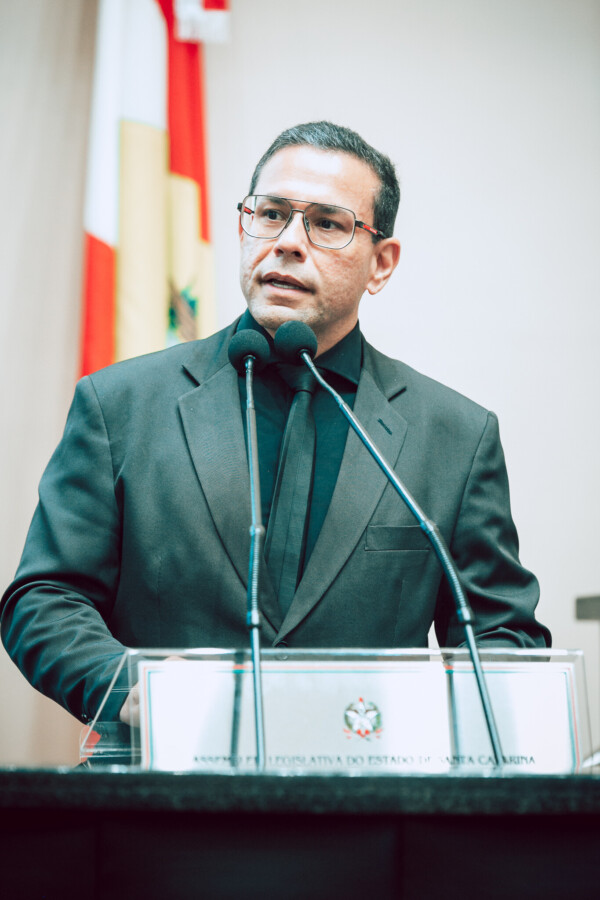 - Pastor Daniel Torres da Igreja Batista Getsêmani