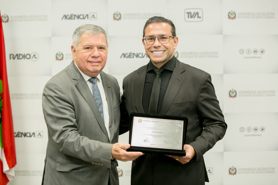 Entrega de placa.