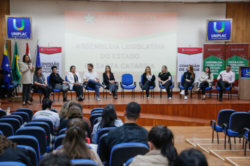 Mesa Redonda com palestrantes