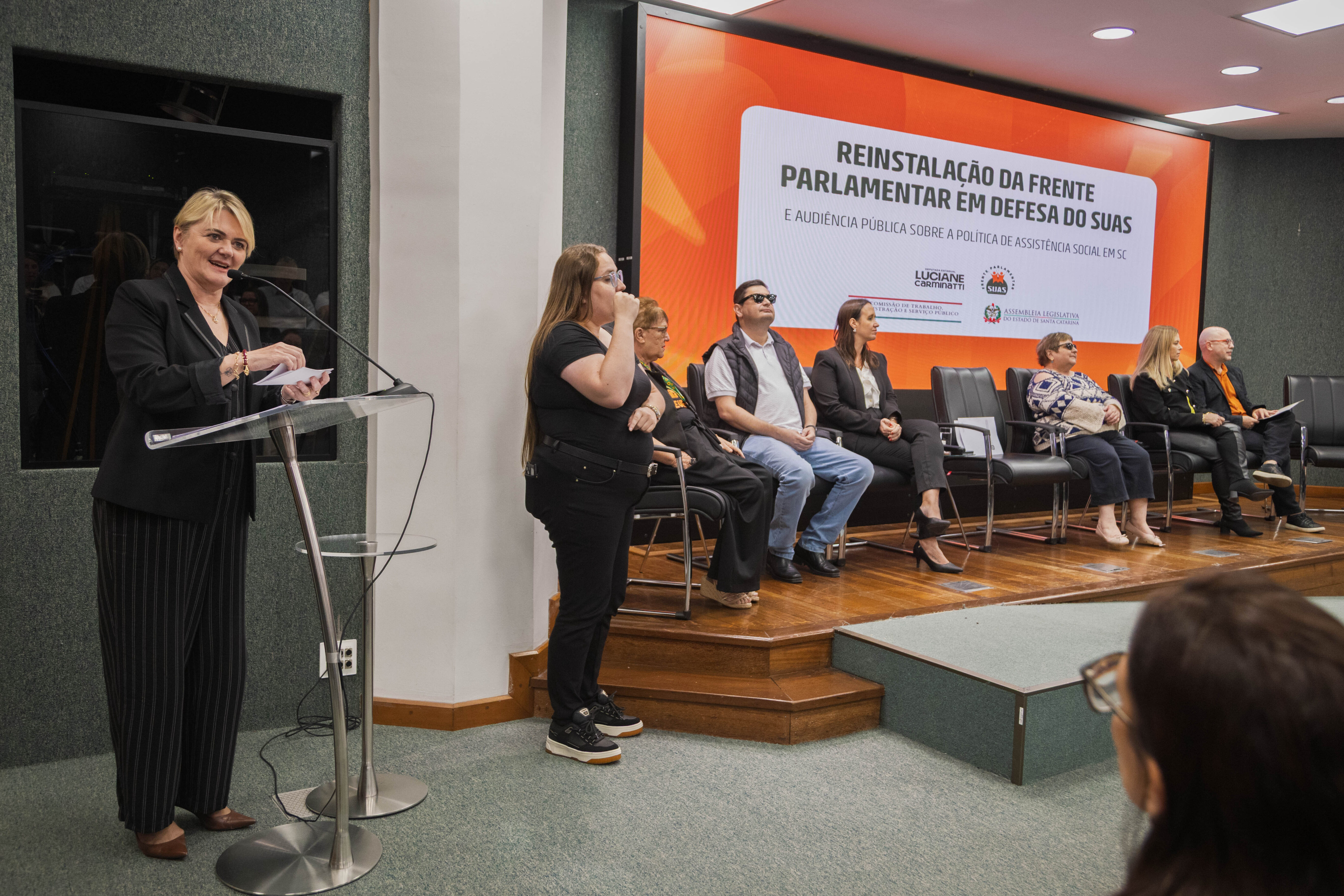 - Deputada Luciane Carminatti (PT)