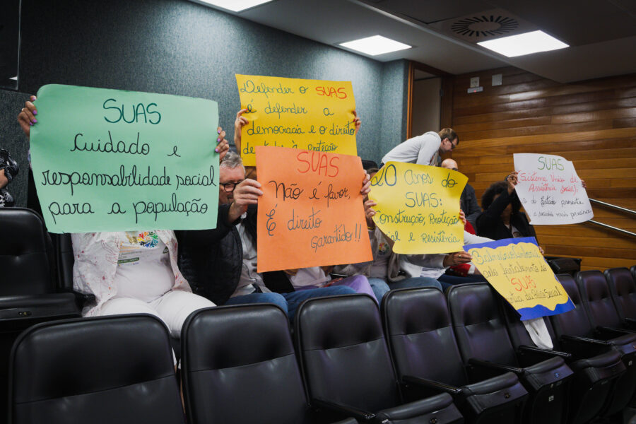 Diversos participantes apresentaram reivindicações.