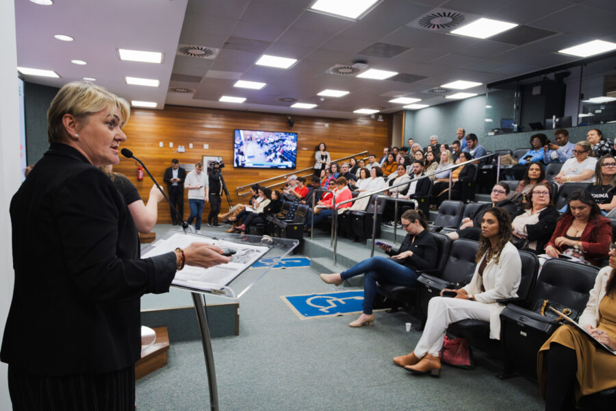 Deputada Luciane Carminatti, coordenadora da Frente Parlamentar em Defesa do Suas.