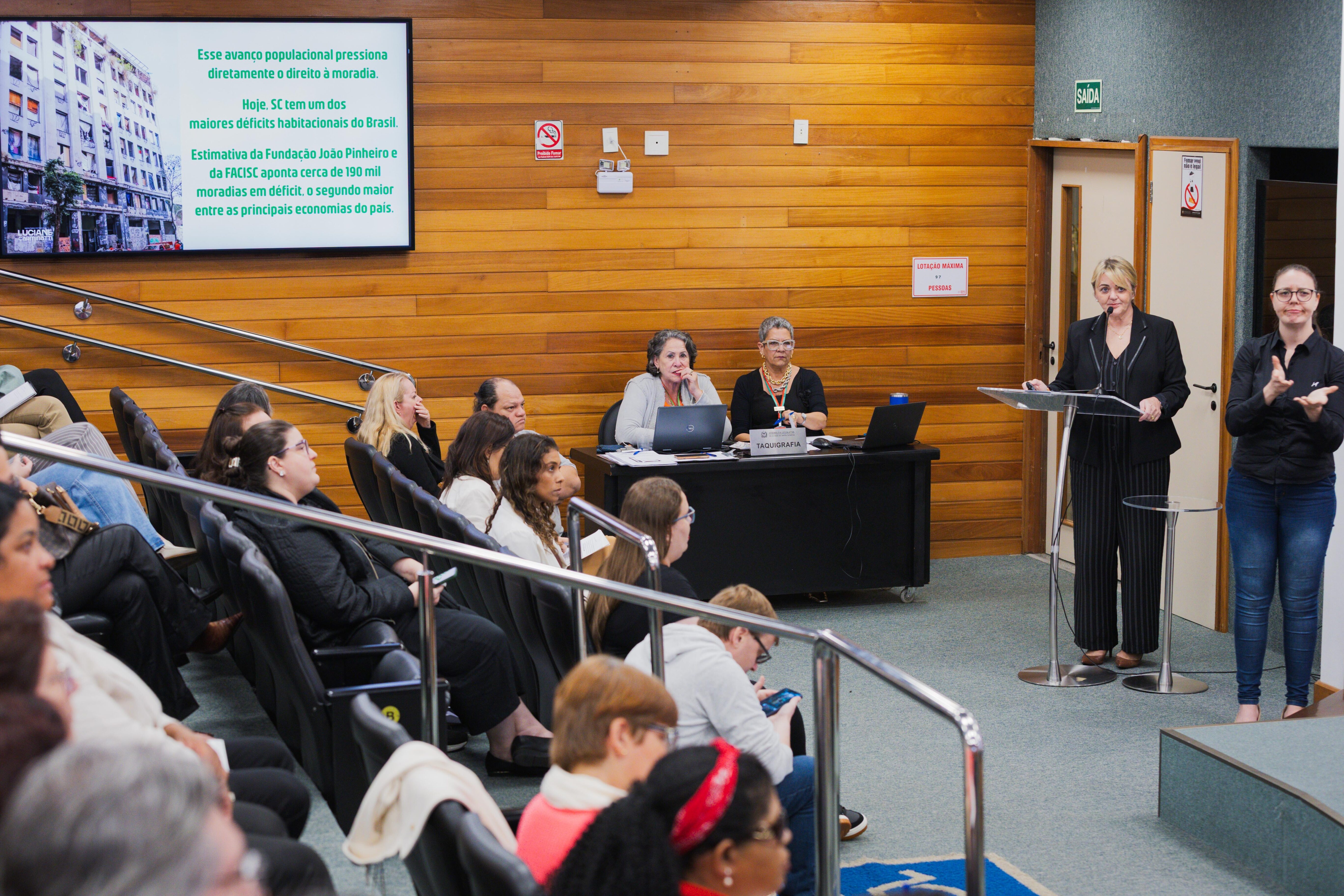 - Deputada Luciane Carminatti (PT)