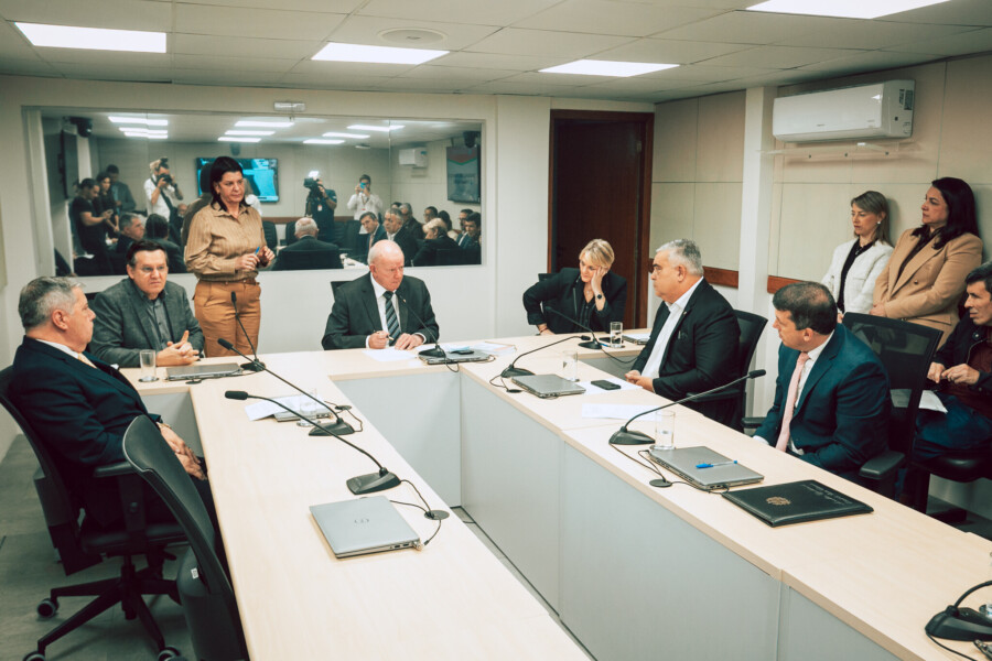 - Deputado Mário Motta (PSD) - Deputado Jair Miotto (União) - Deputado Marcos Vieira (PSDB)
 Deputada Luciane Carminatti (PT) 		
- Deputado Sargento Lima (PL) 	 - Deputado Camilo Martins (Podemos)