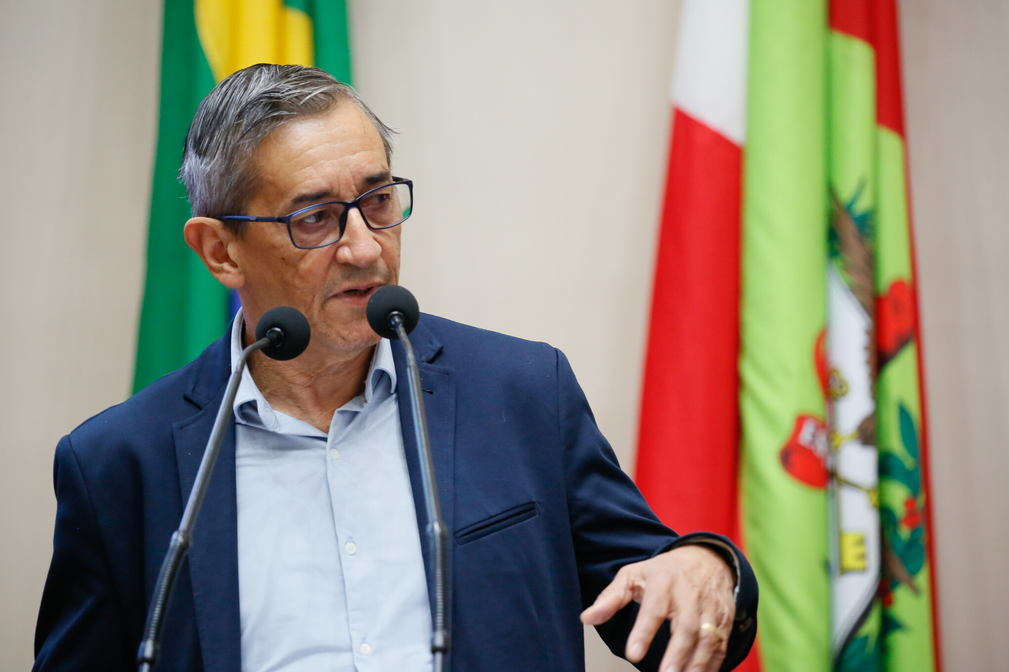 Suspensa Sessão para manifestação do representante da COPEROESTE