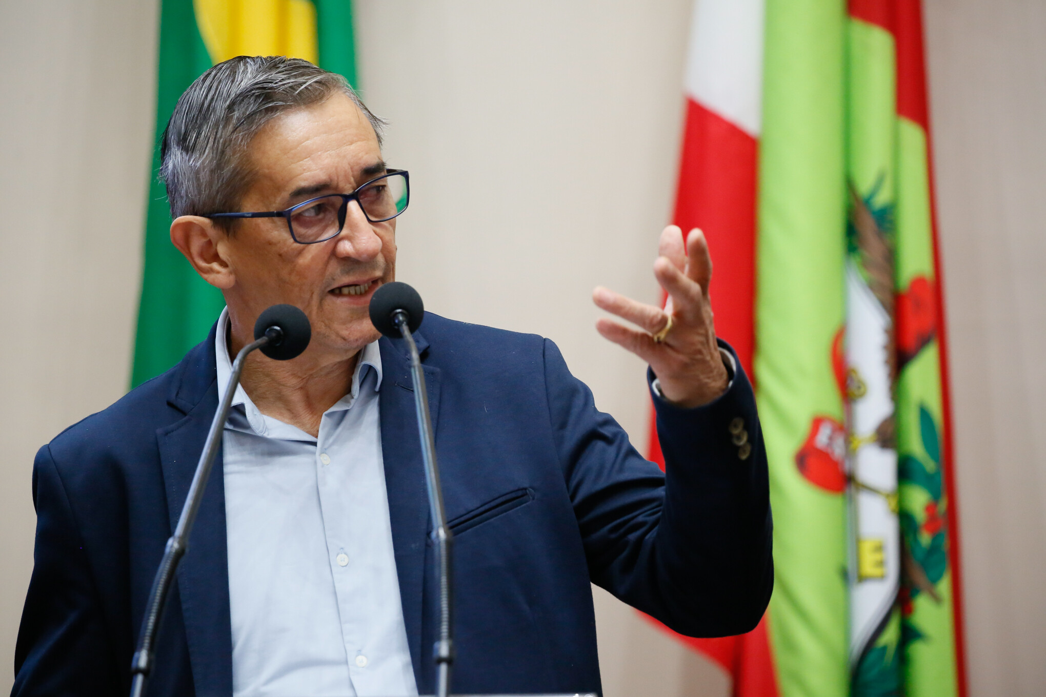 Suspensa Sessão para manifestação do representante da COPEROESTE