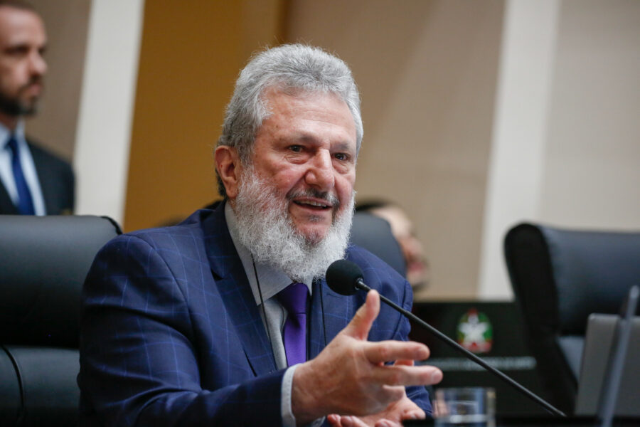 Deputado Padre Pedro Baldissera.