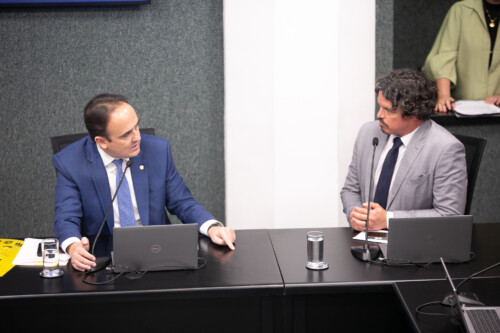- Deputado Carlos Humberto (PL)
 - Deputado Marquito (PSOL)