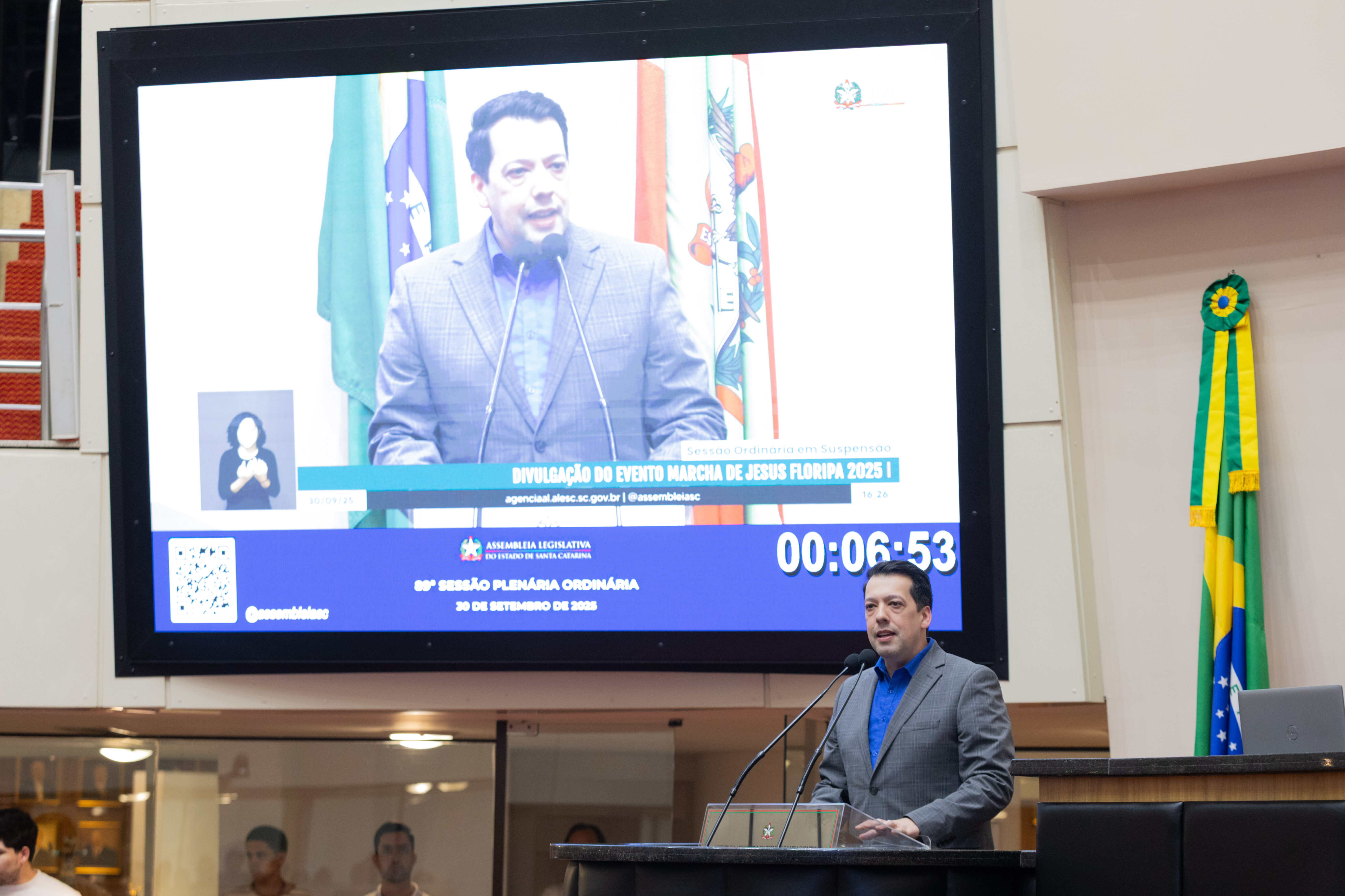 - Júnior Batista - Presidente do conselho de Pastores de Florianópolis