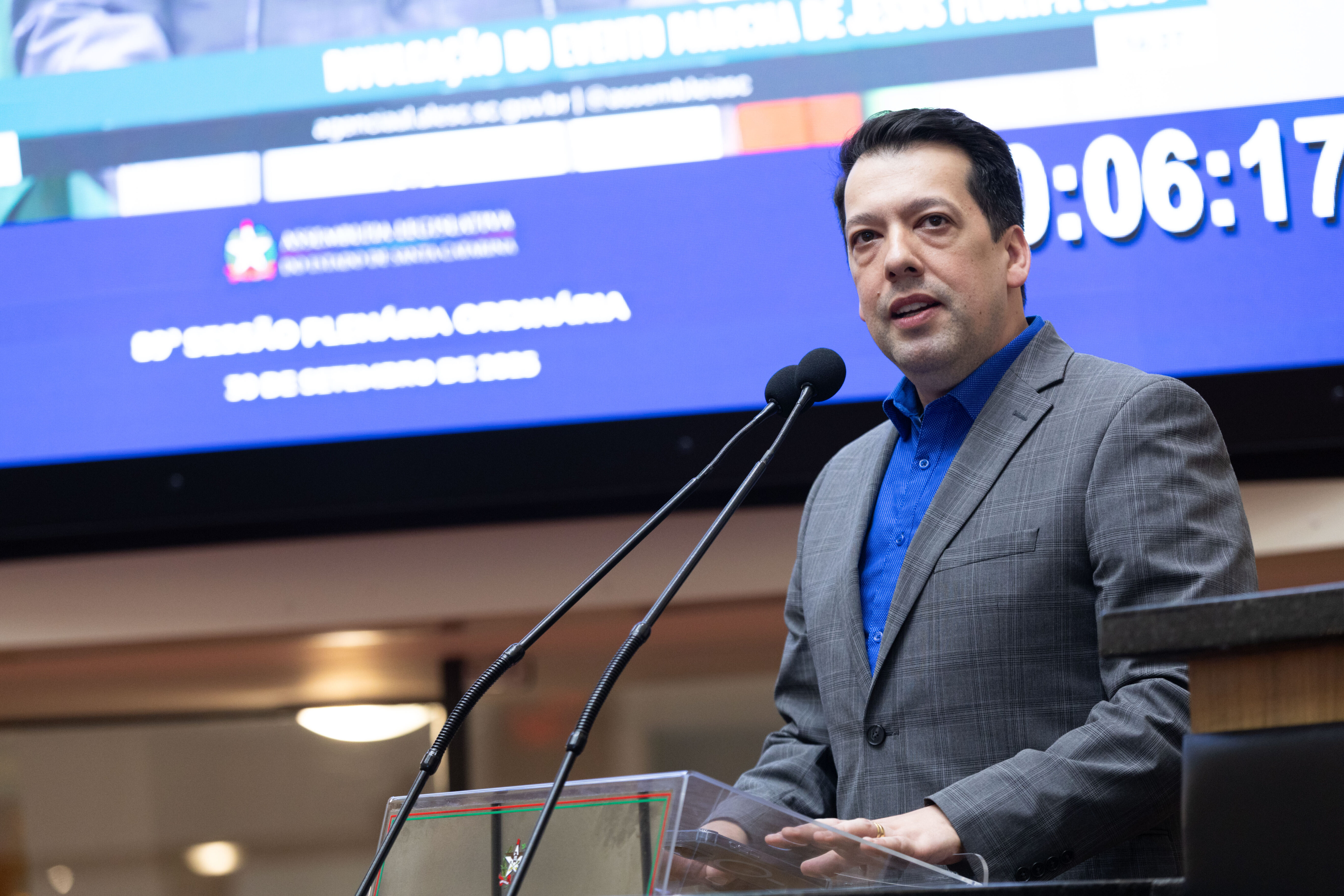 - Júnior Batista - Presidente do conselho de Pastores de Florianópolis