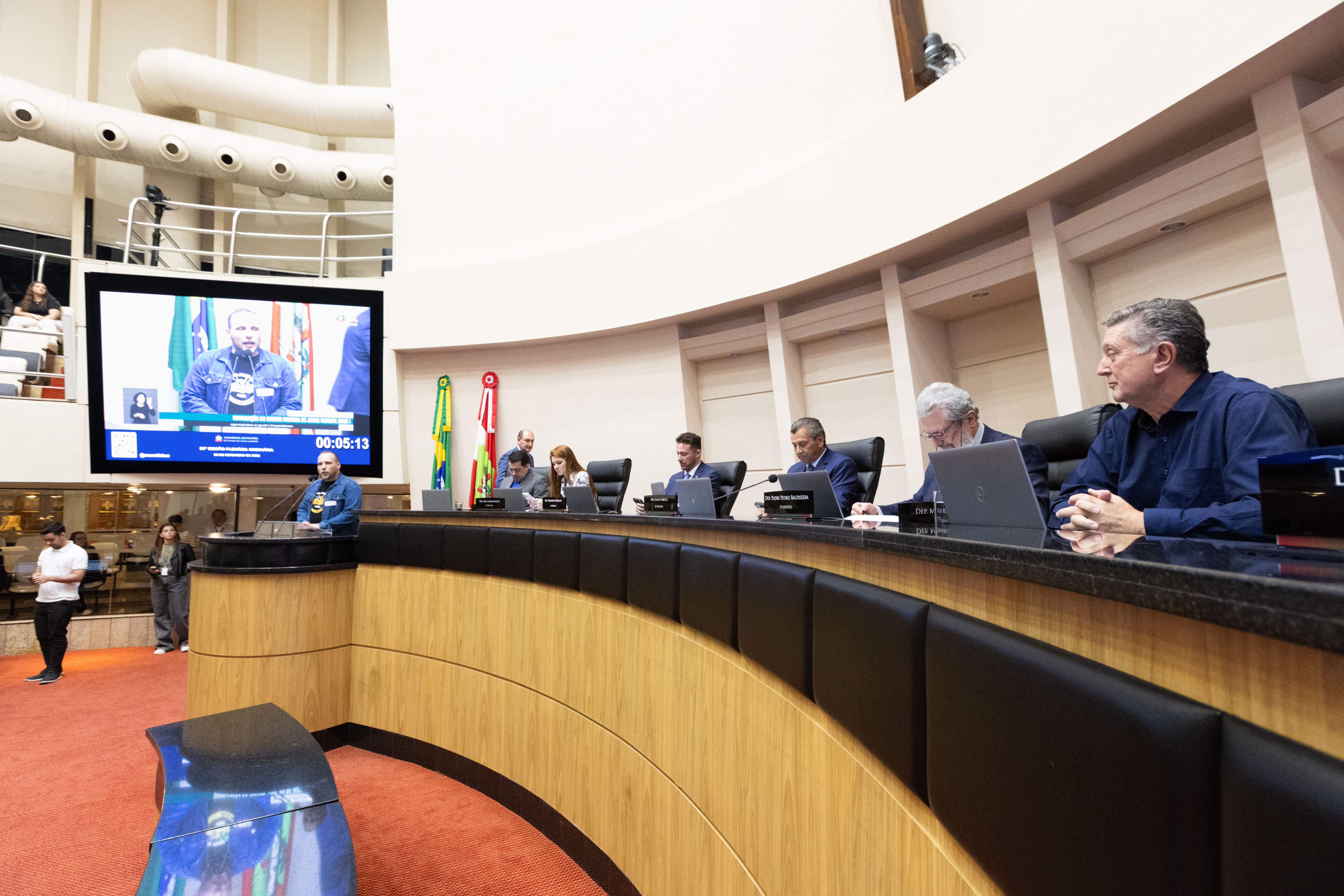 - Bispo Gabriel - Marcha para JESUS- - Deputado Rodrigo Minotto (PDT) 
- Deputada Ana Caroline Campagnolo (PL) Deputado Fernando Krelling (MDB) 	 - Deputado Julio Garcia (PSD) 	 - Deputado Padre Pedro Baldissera (PT) 	- Topázio Neto (PSD) - Prefeito de Florianópolis SC