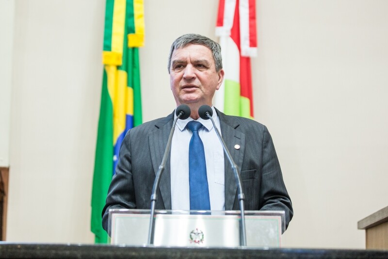 Deputado Adilson Girardi.
