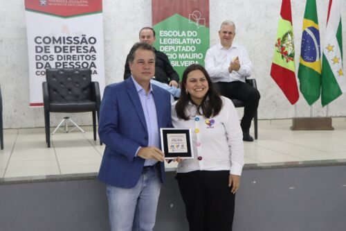 Minotto participa de seminário sobre autismo e reforça compromisso com inclusão e políticas públicas