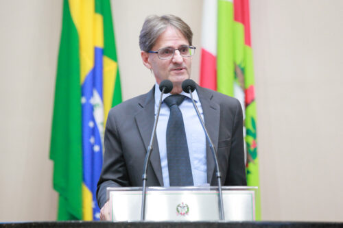 Saretta destaca conquistas e relevância do SUS que completa 35 anos nesta sexta-feira (19)