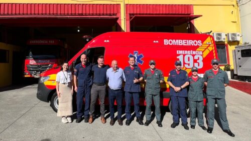 Oscar Gutz entrega nova ambulância ASU para os Bombeiros de Ituporanga